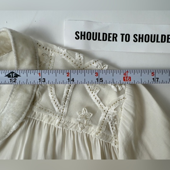 Democracy Women's Silky Ivory Long Sleeve Shirt Velvet Burnout Lace Size Medium - Picture 9 of 11